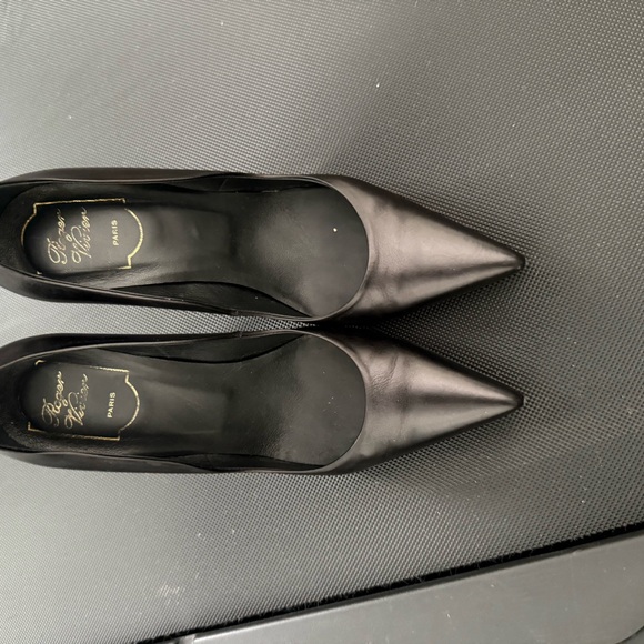 Roger Vivier Black High-Heeled Pumps - Picture 4 of 4